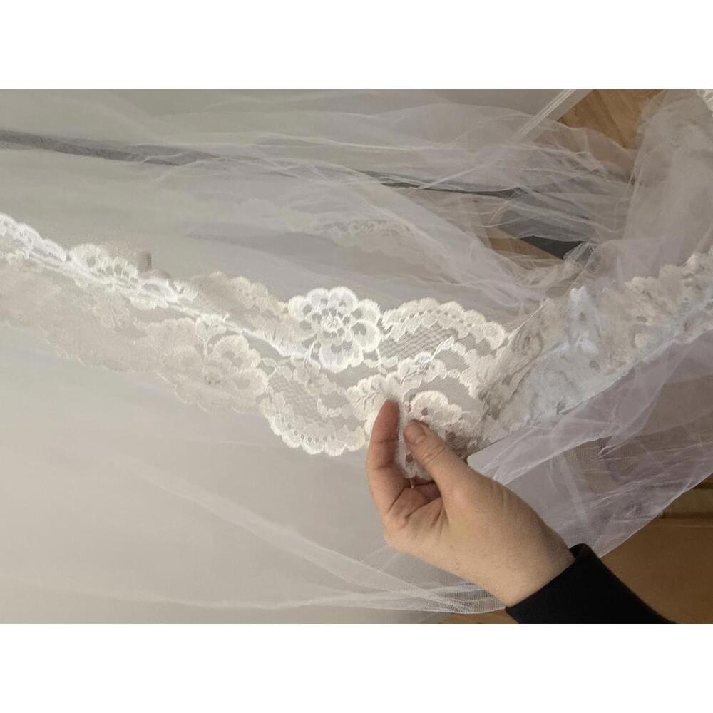 Very Long Vintage White Lace Trim Bridal Veil - Picture 8 of 14